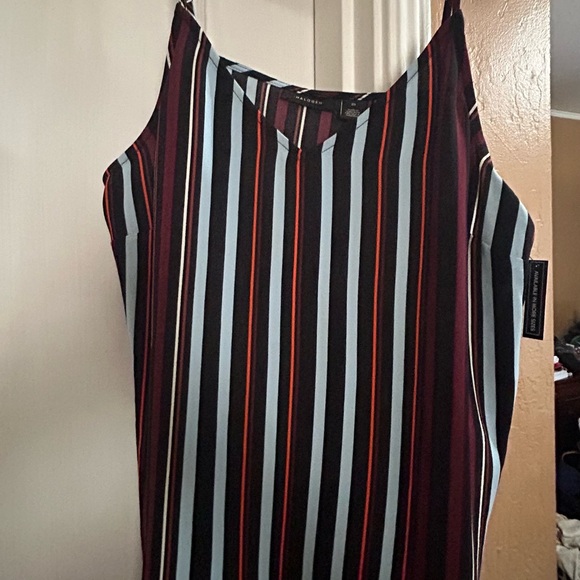 New women’s Halogen spaghetti strap tank blouse size medium - Picture 2 of 4